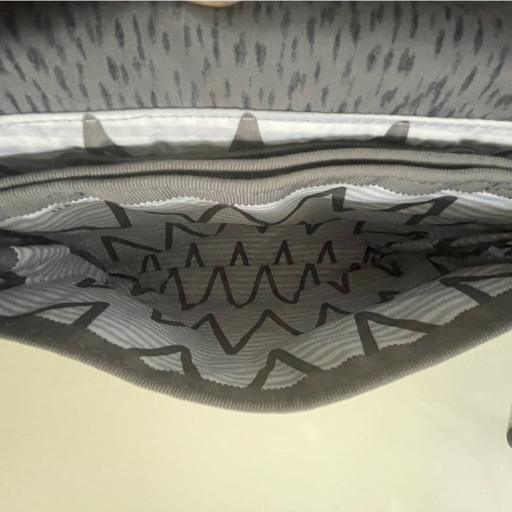 Lululemon Party Om Bag - Picture 9 of 17